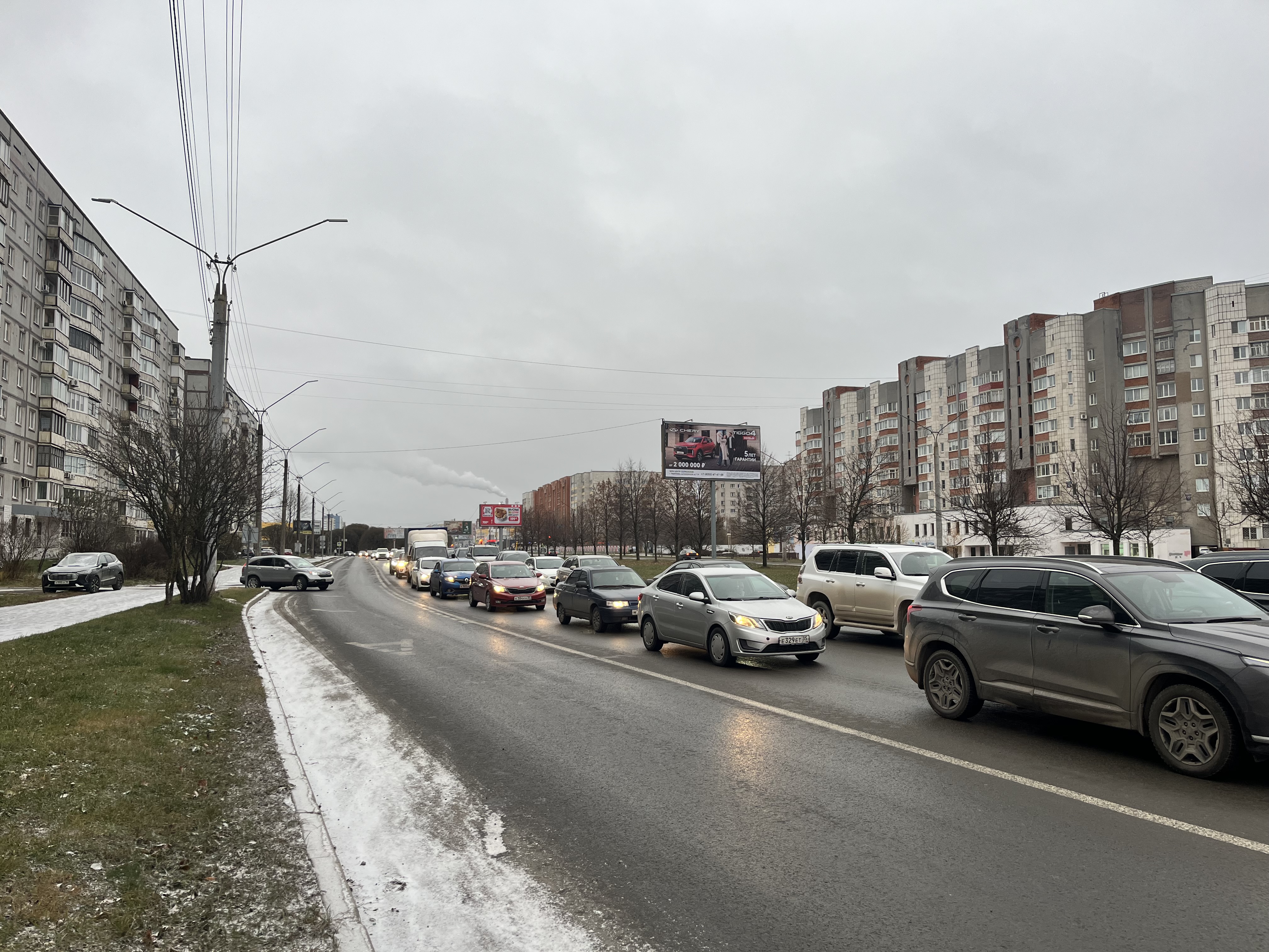 Фотография рекламного носителя, тип: Билборд 3x6, адрес: Октябрьский пр-т., д.37, Череповец, Вологодская область, Россия. Сторона 2А №462767