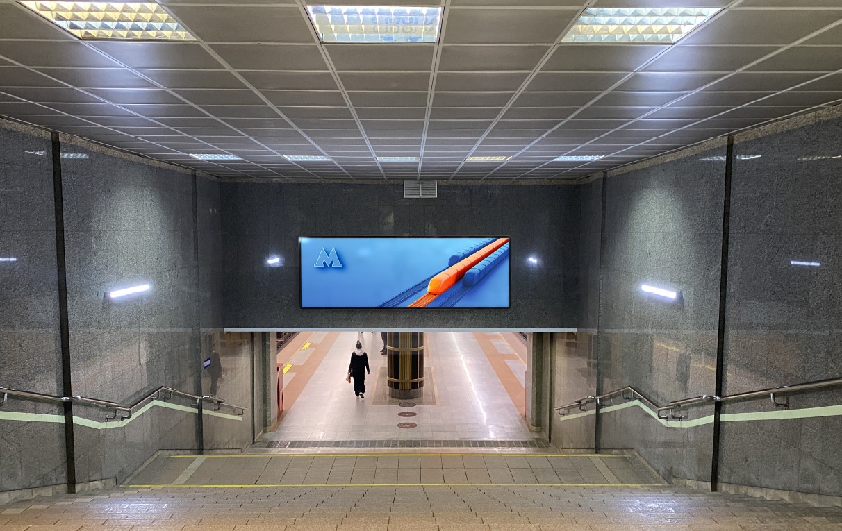 Фотография рекламного носителя, тип: Видеоэкран, адрес: Станция метро «Золотая Нива», линия Дзержинская, Новосибирск, Новосибирская область, Россия. Сторона/вариант №1424864