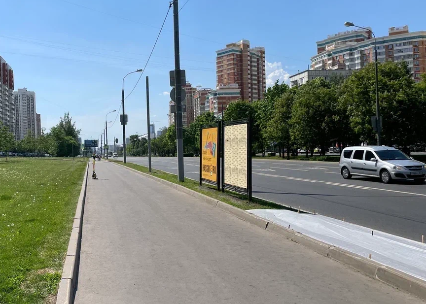 Фотография рекламного носителя, тип: Афиша 1.75x1.8, адрес: Мичуринский пр-т., д.9, стенд 2, Москва, Россия. Сторона B №1381863