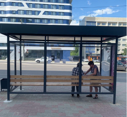 Фотография рекламного носителя, тип: Остановка 1.8x1.2, адрес: Коммунистическая ул., д.36, Саранск, Республика Мордовия, Россия. Сторона Д №1381278