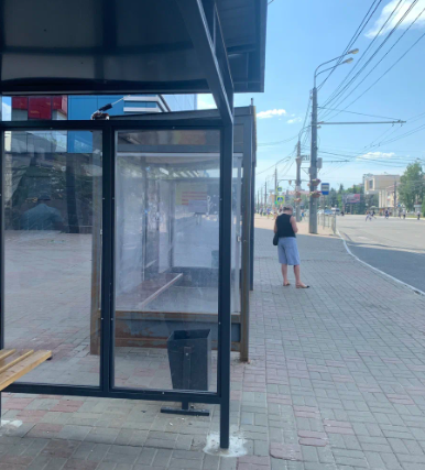 Фотография рекламного носителя, тип: Остановка 1.8x1.2, адрес: Коммунистическая ул., д.36, Саранск, Республика Мордовия, Россия. Сторона А1 №1381279