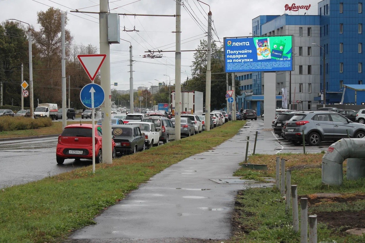 Фотография рекламного носителя, тип: Билборд 3x6, адрес: Большая Нижегородская ул., д.80а, Владимир, Владимирская область, Россия. Сторона A1-A10 №1047109