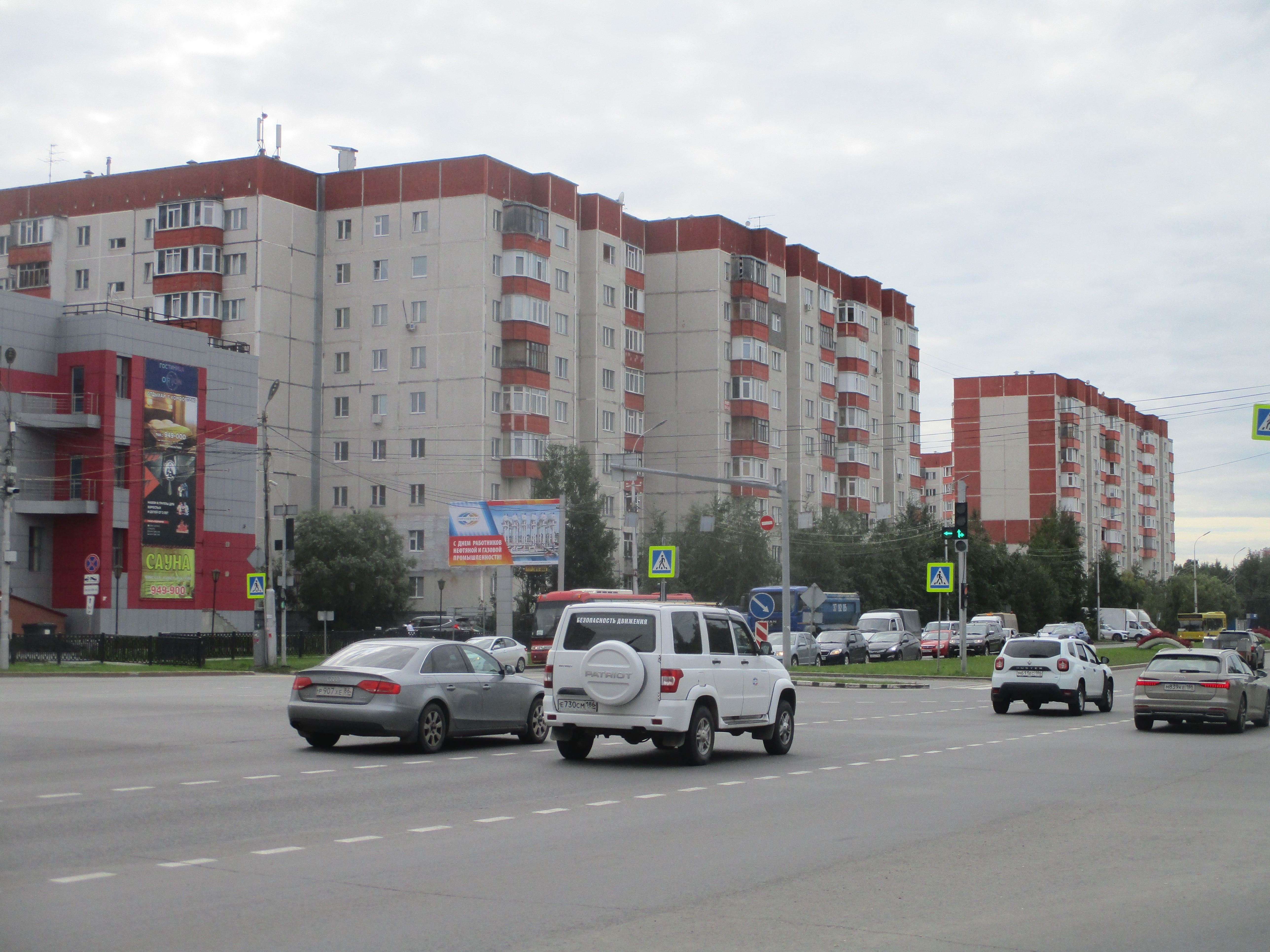 Фотография рекламного носителя, тип: Билборд 3x6, адрес: Югорский тракт. Х Игоря Киртбая ул., д.23, Сургут, Ханты-Мансийский автономный округ – Югра, Россия. Сторона Б №937005