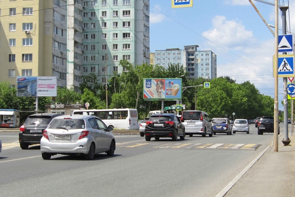 Фотография рекламного носителя, тип: Билборд 3x6, адрес: Запорожская ул., д.12 Х Окатовая ул., Владивосток, Приморский край, Россия. Сторона Б1-Б3 №195669