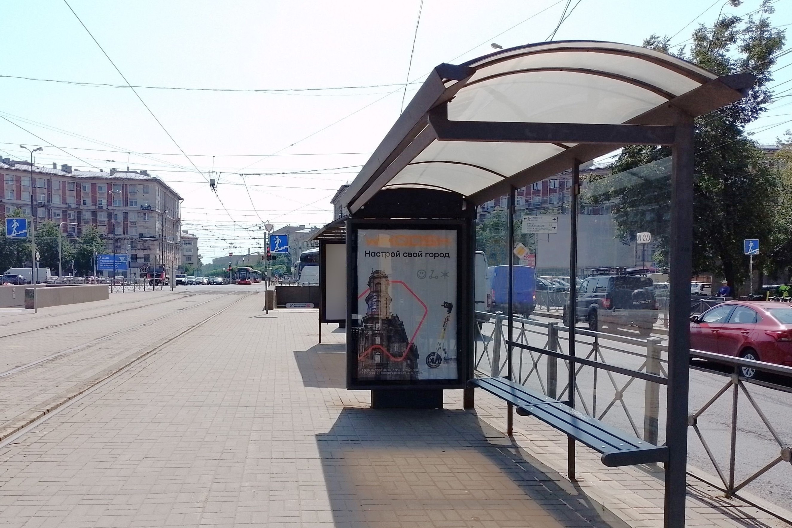 Фотография рекламного носителя, тип: Остановка 1.8x1.2, адрес: Новочеркасский пр-т., д.41 Х Заневская пл., поз.1, Санкт-Петербург, Россия. Сторона А №140330