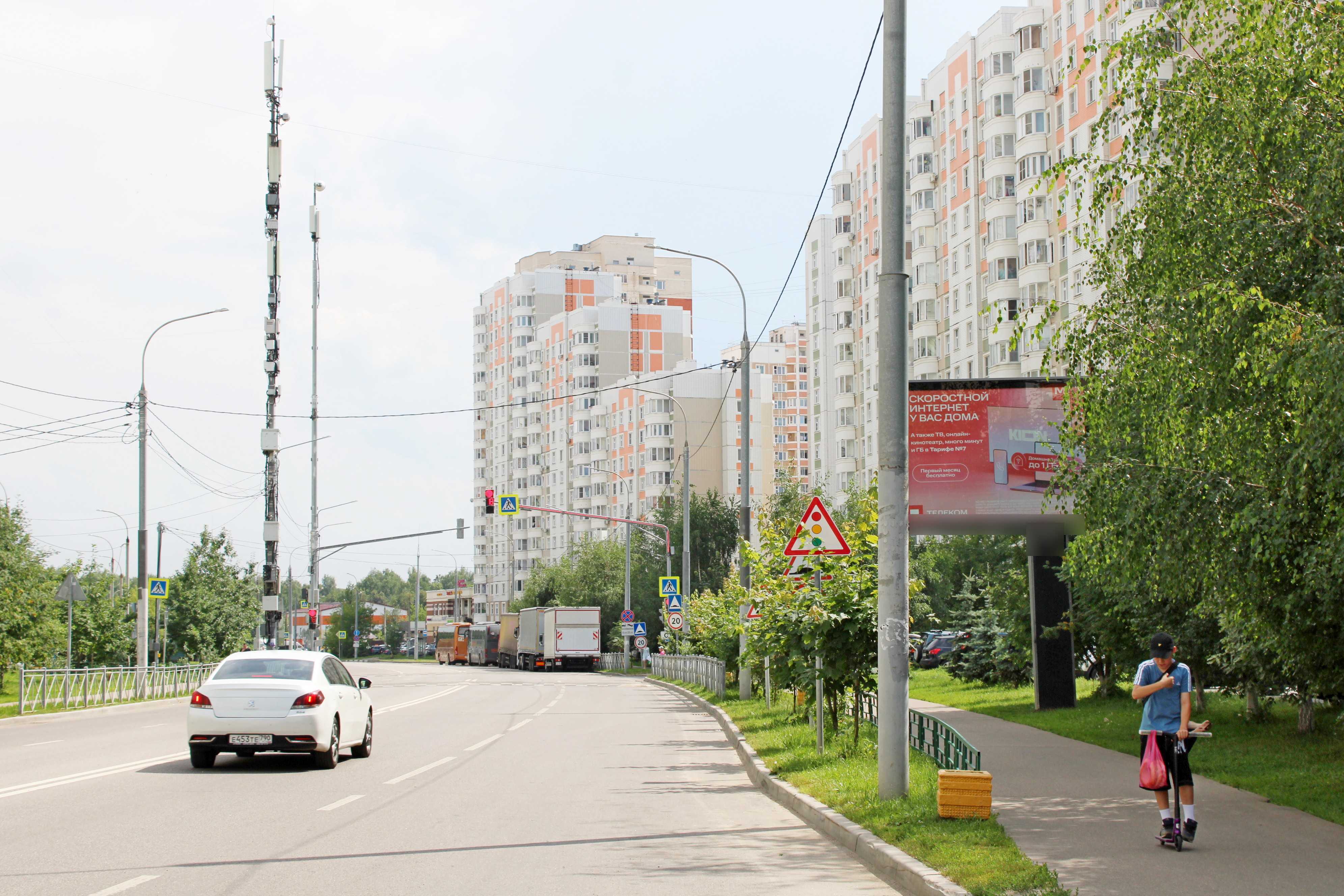 Фотография рекламного носителя, тип: Ситиборд 2.7x3.7, адрес: Академика Доллежаля ул., д.32, Подольск, Московская область, Россия. Сторона А1-A5 №639768