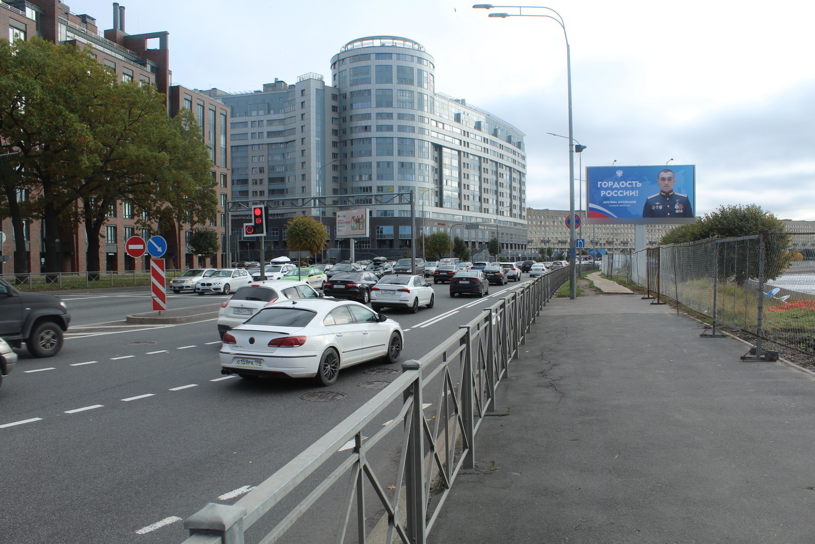 Фотография рекламного носителя, тип: Билборд 3x6, адрес: Свердловская наб., д.50 Х Пискаревский пр-т., Санкт-Петербург, Россия. Сторона А №120862