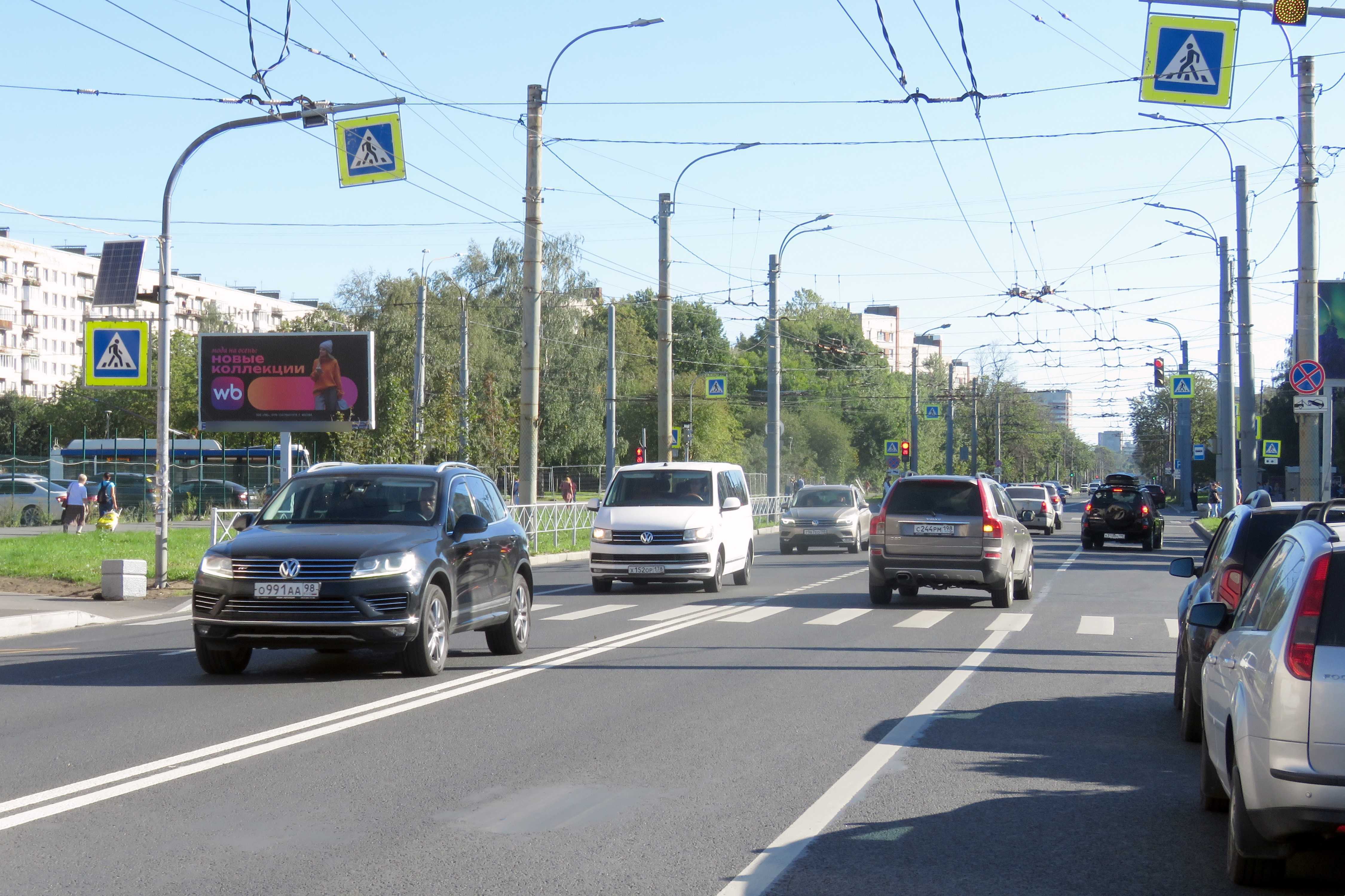 Фотография рекламного носителя, тип: Билборд 3x6, адрес: Будапештская ул., д.14, корп.1 Х Белы Куна ул., Санкт-Петербург, Россия. Сторона Б1 №632040