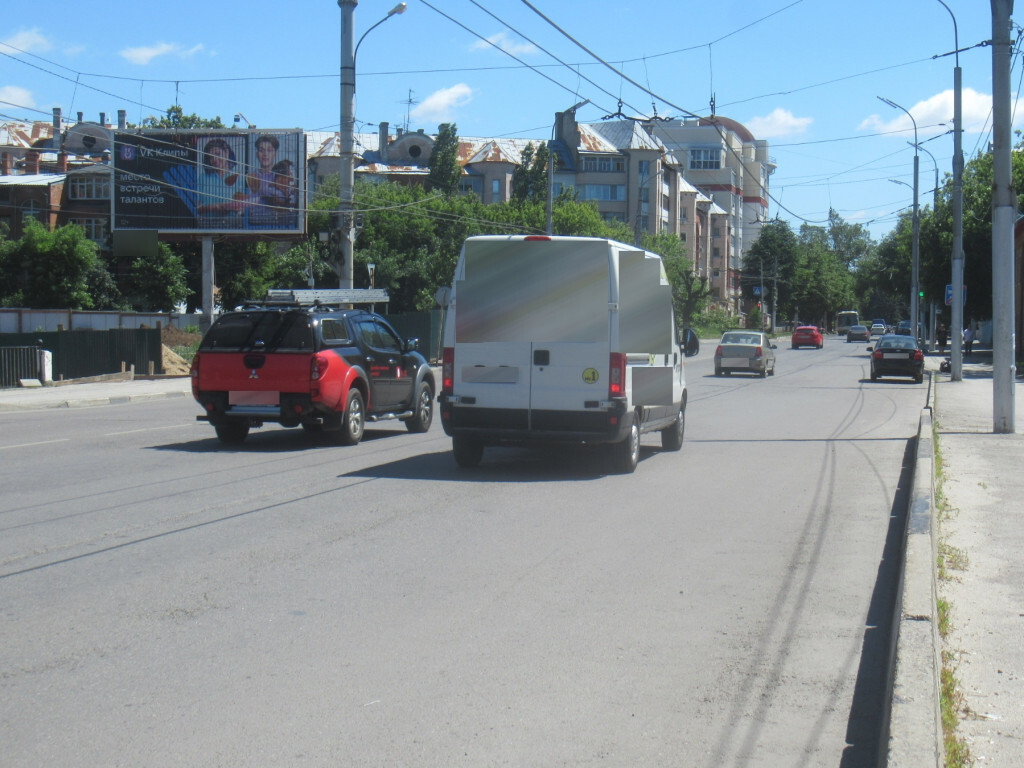 Фотография рекламного носителя, тип: Билборд 3x6, адрес: Маяковского ул., ост."Стадион "Спартак", Рязань, Рязанская область, Россия. Сторона Б1-Б3 №595993