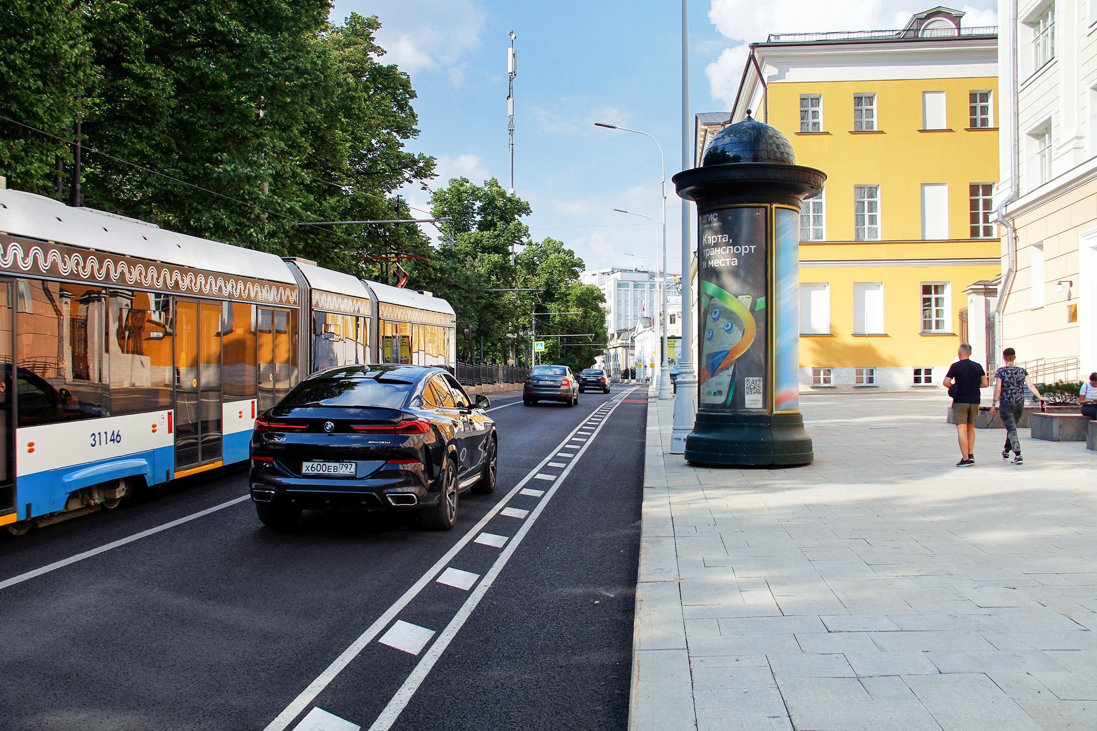 Фотография рекламного носителя, тип: Пиллар 3x1.4, адрес: Покровский б-р., д.11 Х Воронцово Поле ул., Москва, Россия. Сторона А №262364