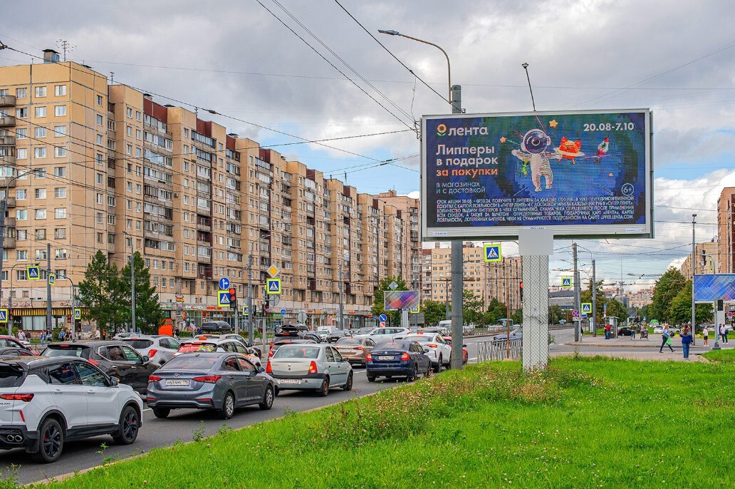 Фотография рекламного носителя, тип: Билборд 3x6, адрес: Большевиков пр-т., д.11 Х Подвойского ул., Санкт-Петербург, Россия. Сторона А1-А10 №165357