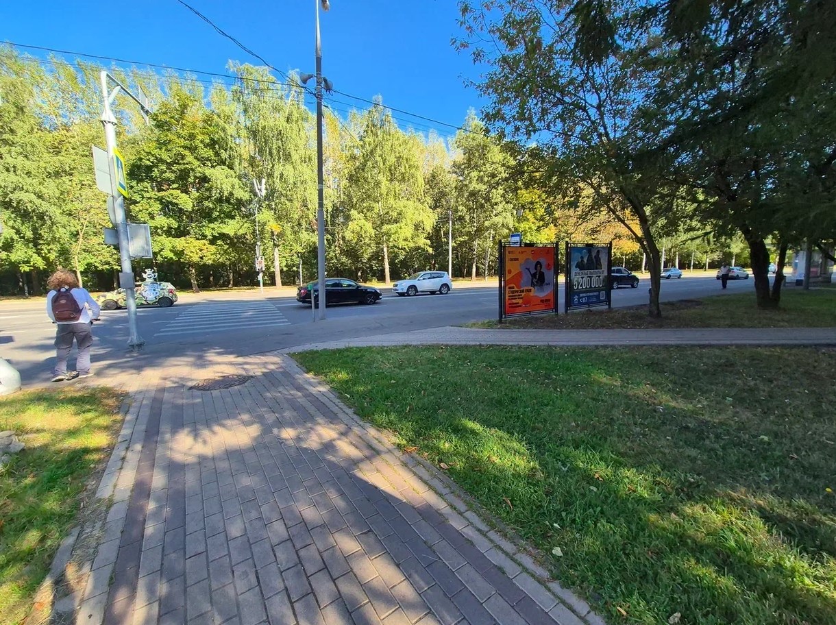 Фотография рекламного носителя, тип: Афиша 1.75x1.8, адрес: Фомичевой ул., д.1 Х Свободы ул., стенд 1, Москва, Россия. Сторона B №866592