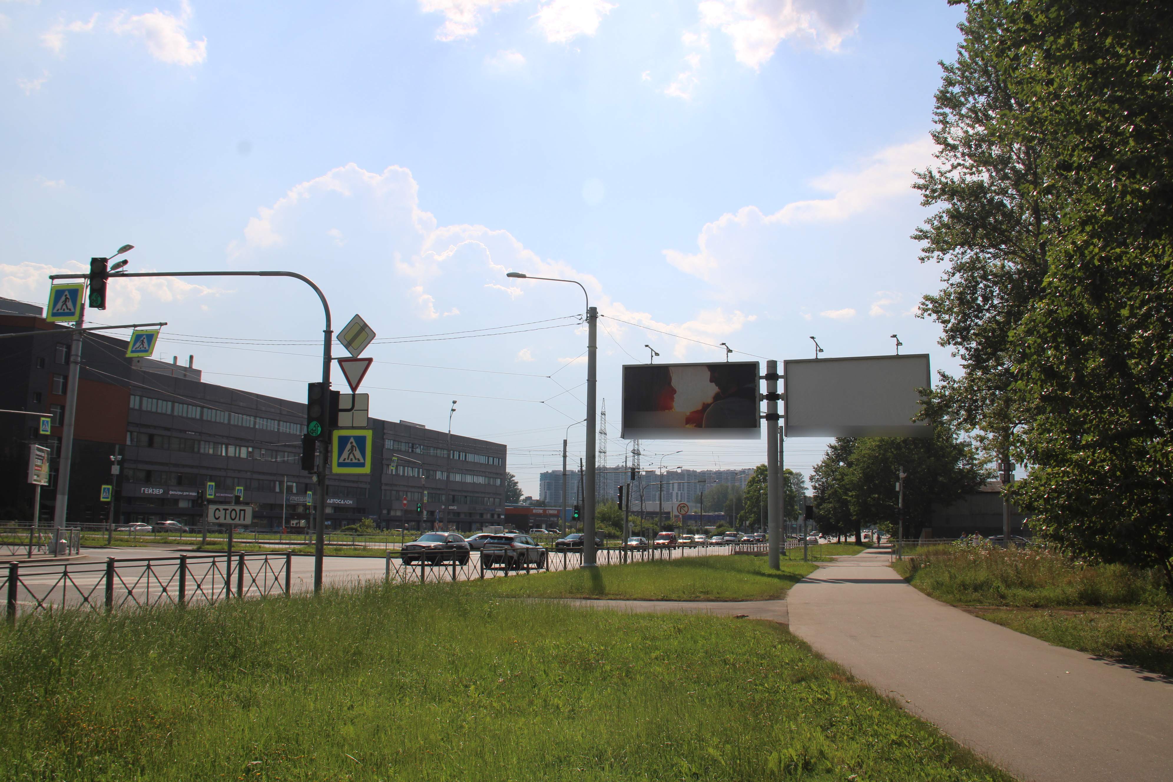 Фотография рекламного носителя, тип: Билборд 3x6, адрес: Революции ш. Х Потапова ул., Санкт-Петербург, Россия. Сторона А1 №106809
