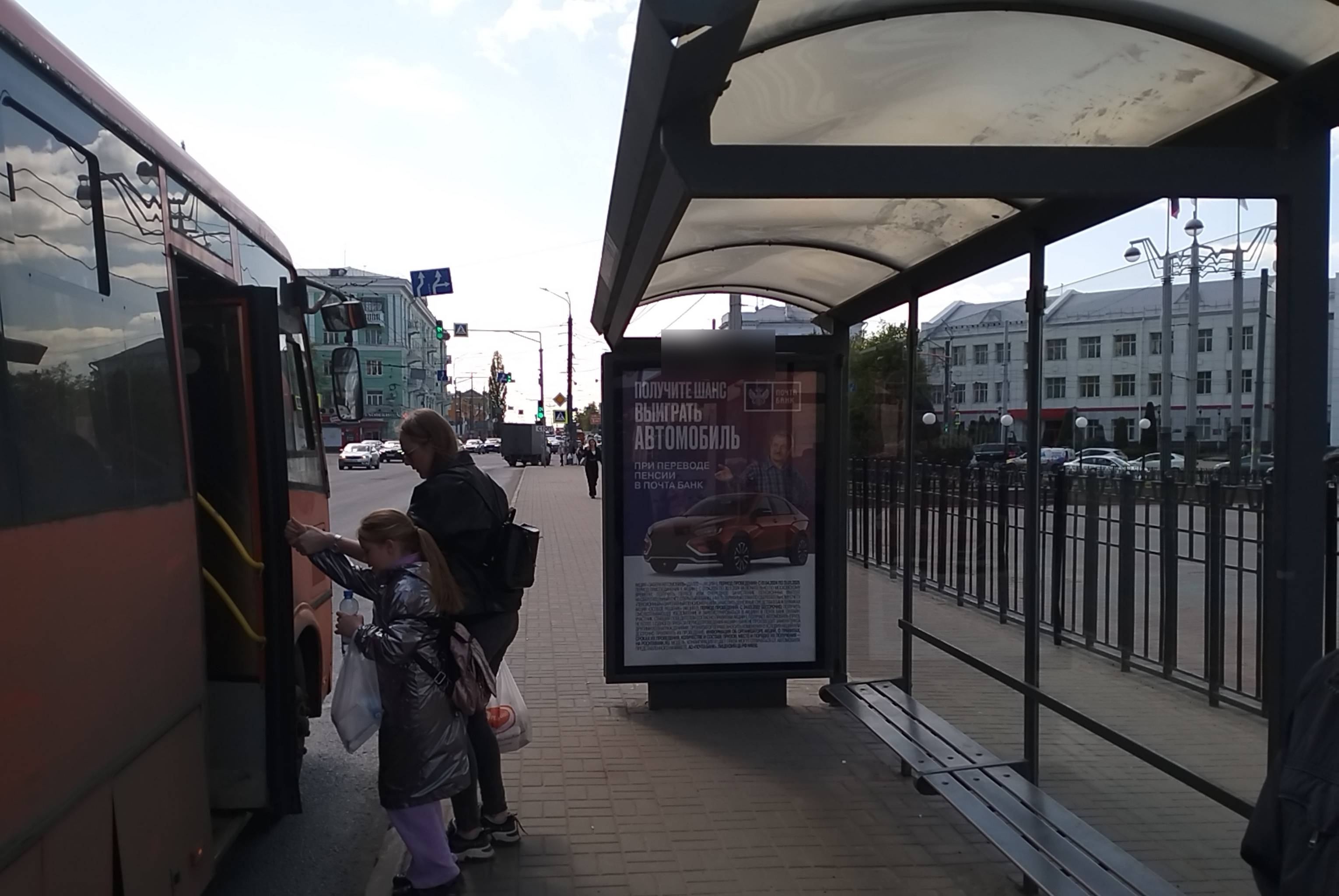 Фотография рекламного носителя, тип: Остановка 1.8x1.2, адрес: Июльский дней ул., ост. Управление ГЖД, Нижний Новгород, Нижегородская область, Россия. Сторона А №142080