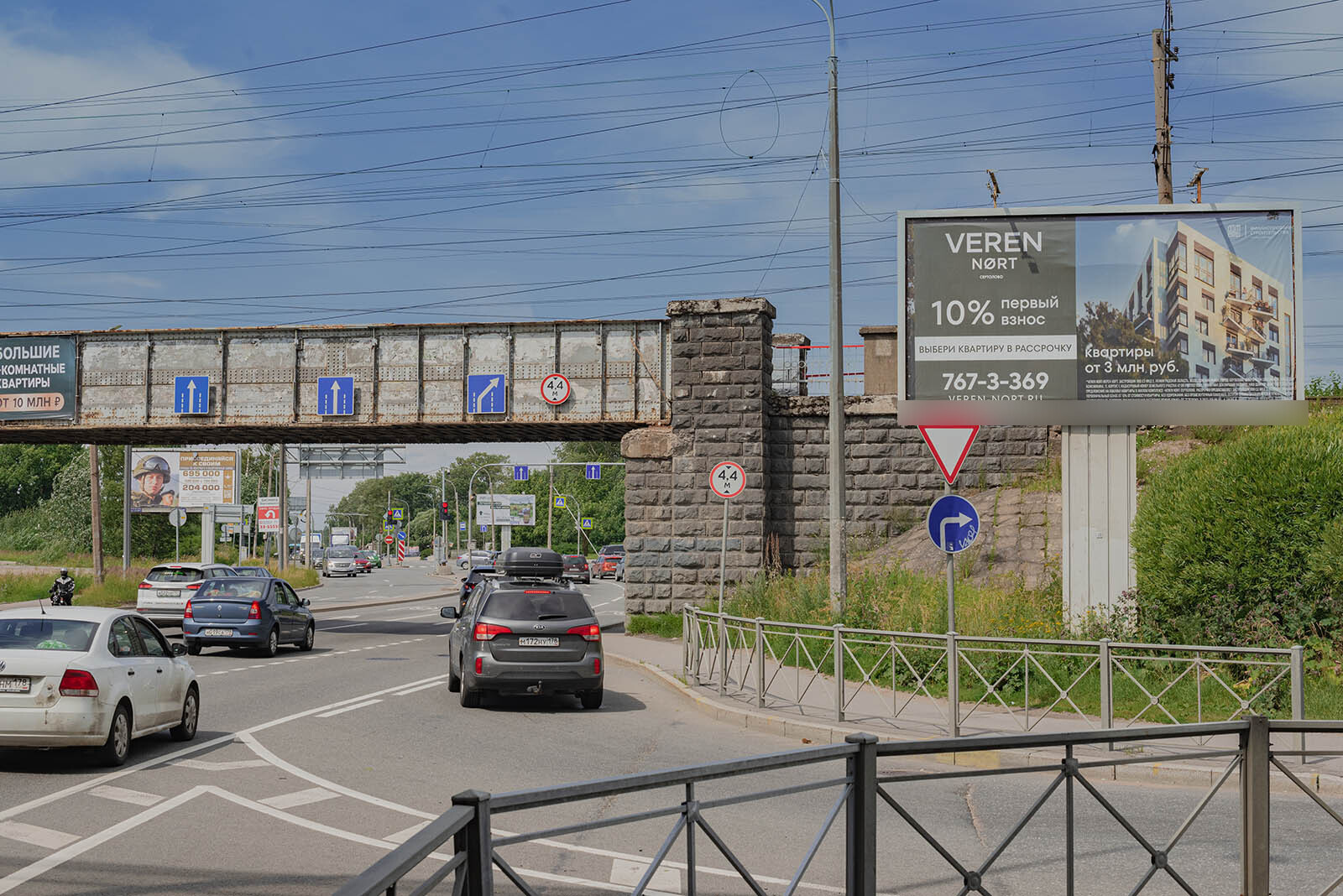 Фотография рекламного носителя, тип: Билборд 3x6, адрес: Выборгское ш. Х Суздальский пр-т., д.2, Санкт-Петербург, Россия. Сторона A №1094358