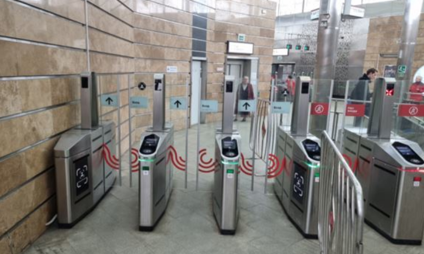 Фотография рекламного носителя, тип: Другой индор-формат, адрес: Станция метро «Кутузовская», линия Московское Центральное Кольцо, Москва, Россия. Сторона/вариант А №1326705