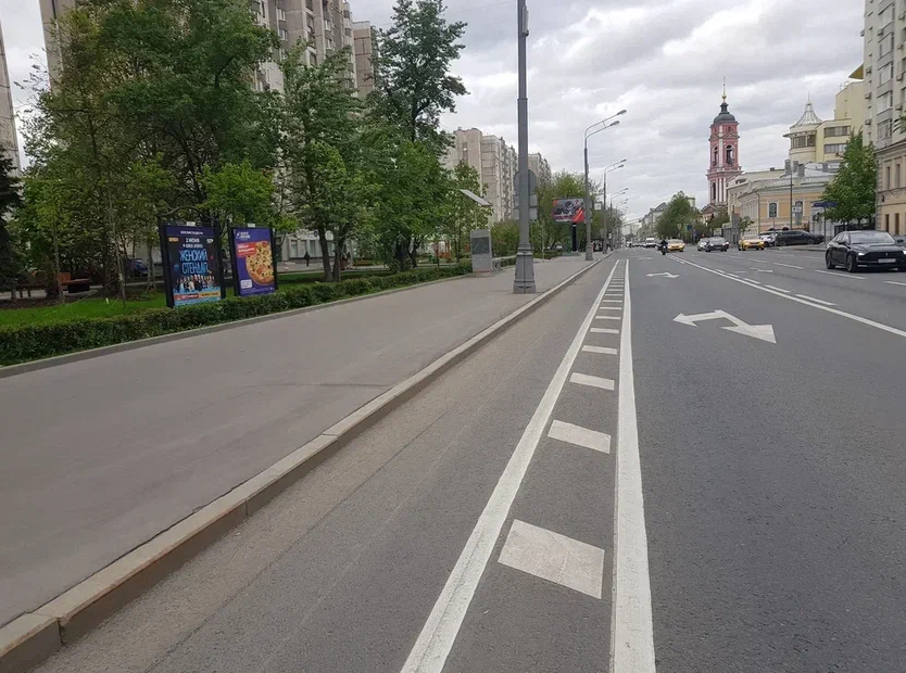 Фотография рекламного носителя, тип: Афиша 1.75x1.8, адрес: Люсиновская ул., д.12, стенд 2, Москва, Россия. Сторона A №1381686