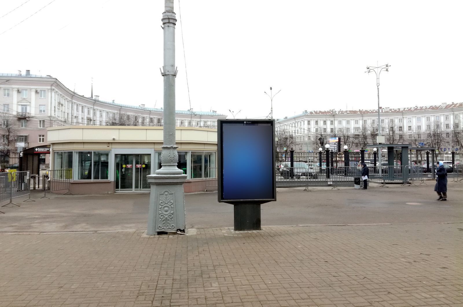 Фотография рекламного носителя, тип: Ситиформат 1.8x1.2, адрес: Воронеж-1, Привокзальная площадь, правое крыло вокзала, Воронеж, Воронежская область, Россия. Сторона А2 №1024145
