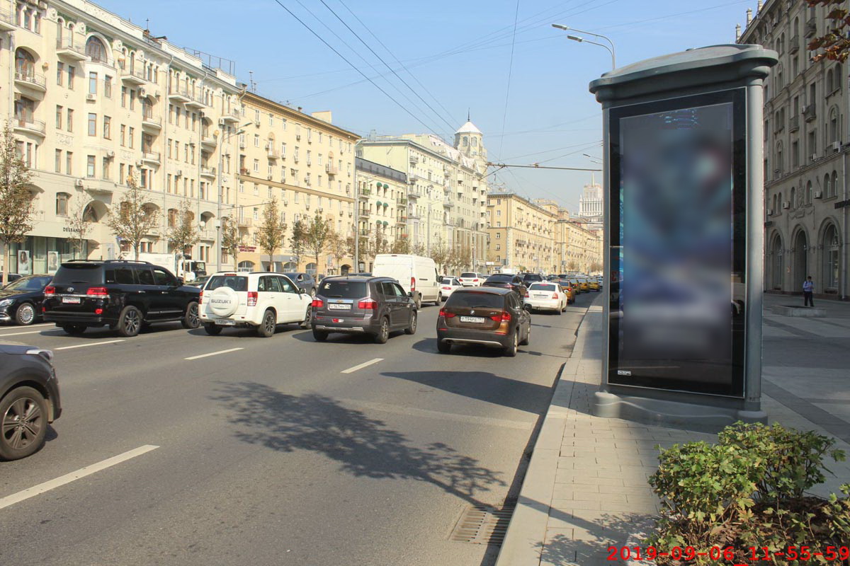 Фотография рекламного носителя, тип: Пиллар 3x1.4, адрес: Садовая-Кудринская ул., д.28/30, Москва, Россия. Сторона A1-A3 №262394