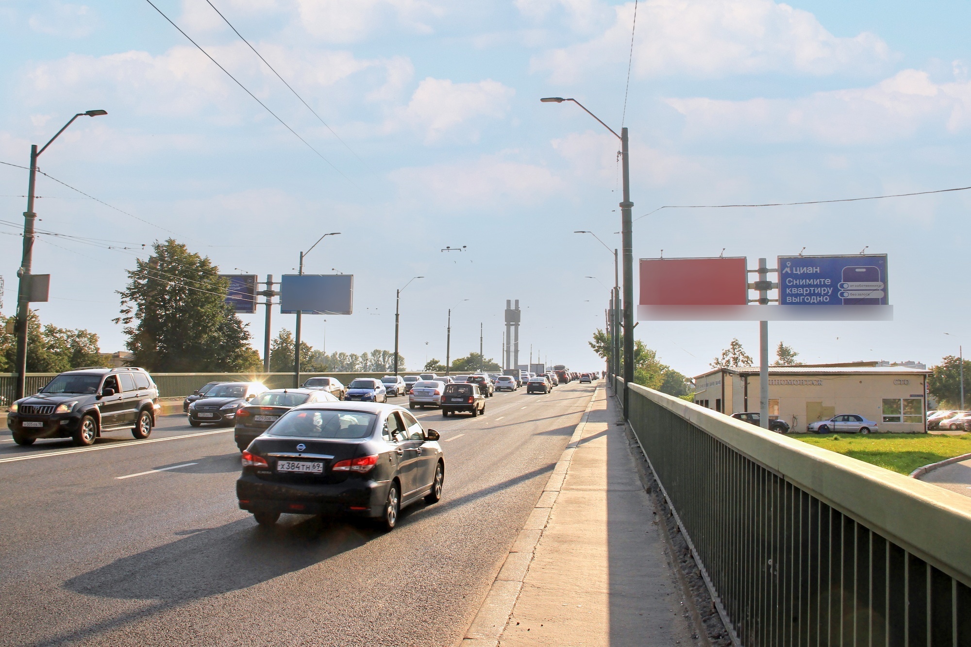 Фотография рекламного носителя, тип: Билборд 3x6, адрес: Ивановская ул., въезд на виадук, Санкт-Петербург, Россия. Сторона А4 №520046