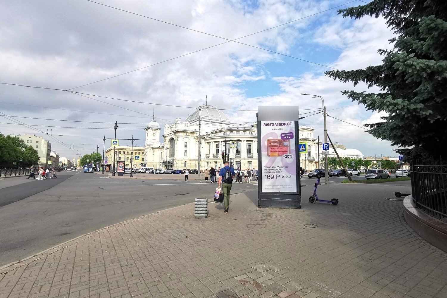 Фотография рекламного носителя, тип: Пиллар 3x1.4, адрес: Загородный пр-т., д.54 Х Введенский канал ул., Санкт-Петербург, Россия. Сторона А №541551