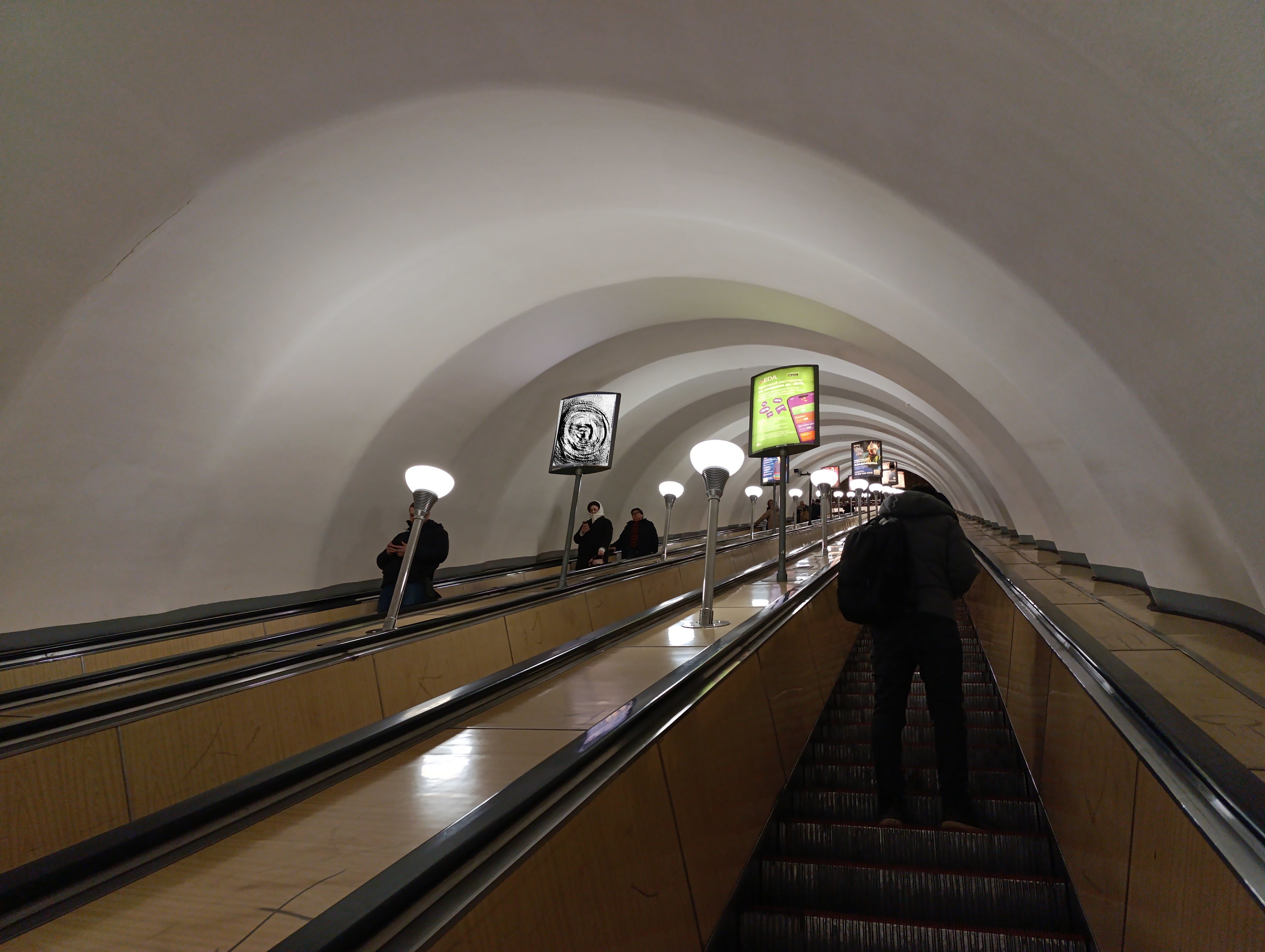 Фотография рекламного носителя, тип: Лайтбокс, адрес: Станция метро «Садовая», линия Фрунзенско-Приморская, Санкт-Петербург, Россия. Сторона/вариант А №1606246