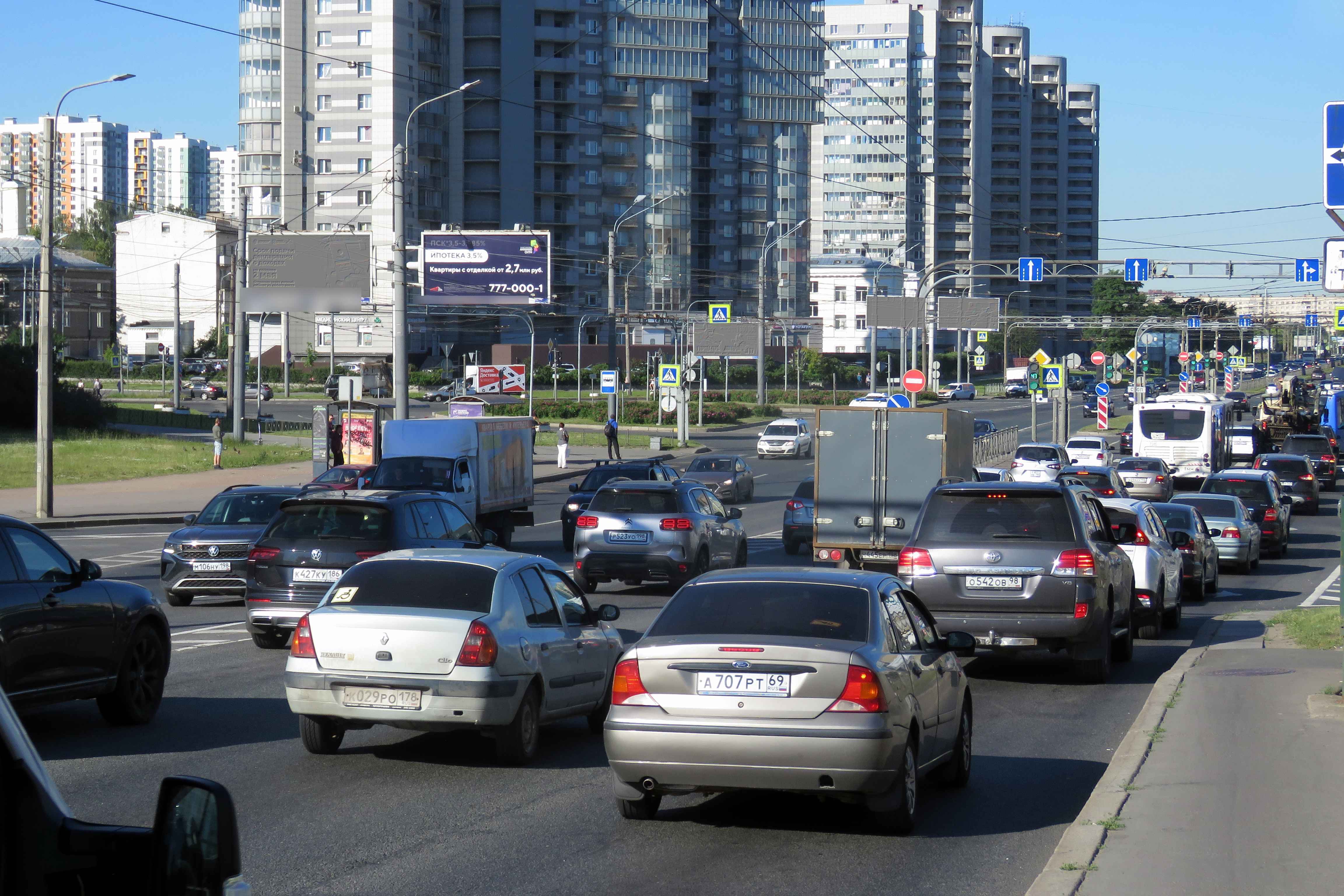 Фотография рекламного носителя, тип: Билборд 3x6, адрес: Славы пр-т. Х Софийская ул., Санкт-Петербург, Россия. Сторона Б2 №498296