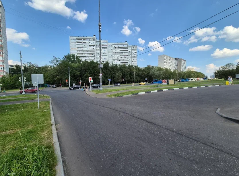 Фотография рекламного носителя, тип: Афиша 1.75x1.8, адрес: Островитянова ул., д.18, стенд 2, Москва, Россия. Сторона A №887181