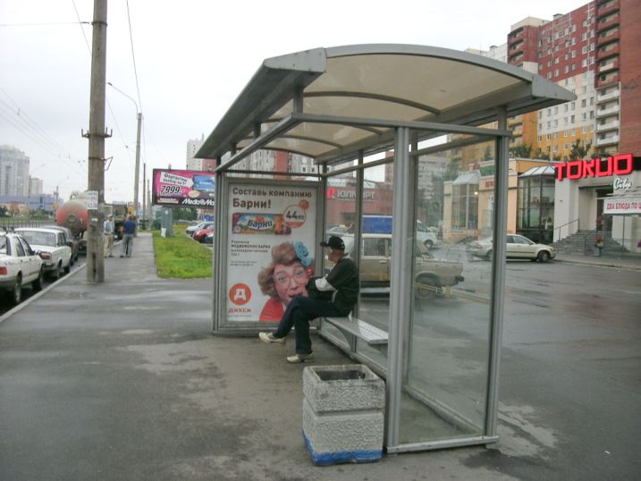 Фотография рекламного носителя, тип: Остановка 1.8x1.2, адрес: Ленинский пр-т., д.93, корп.1, Санкт-Петербург, Россия. Сторона А №130226