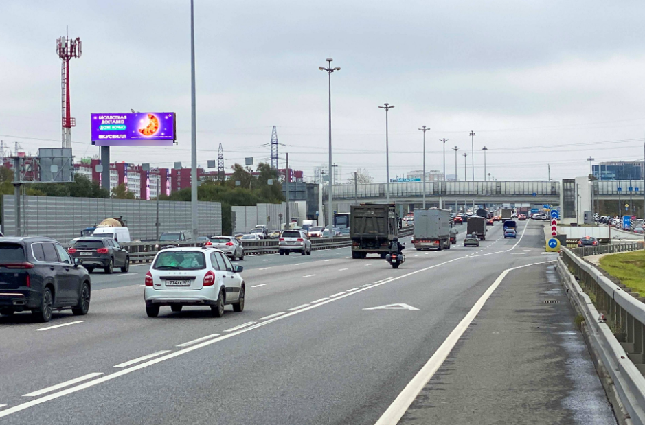 Фотография рекламного носителя, тип: Суперсайт 4x12, адрес: Киевское ш., 20 410м, Москва, Россия. Сторона Б1 №824706