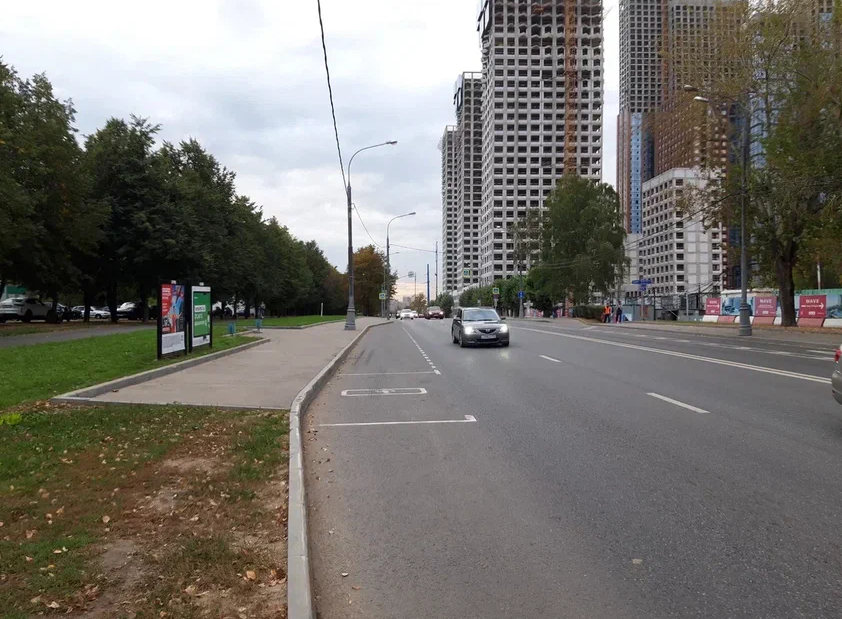 Фотография рекламного носителя, тип: Афиша 1.75x1.8, адрес: Борисовские Пруды ул., д.1, стр.1, поз.2, стенд 1, Москва, Россия. Сторона A №883731