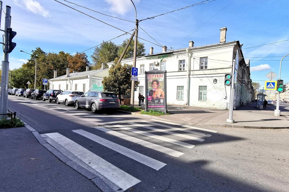 Фотография рекламного носителя, тип: Пиллар 3x1.4, адрес: Марата ул., д.81 Х Звенигородская ул., поз.1, Санкт-Петербург, Россия. Сторона А №144141