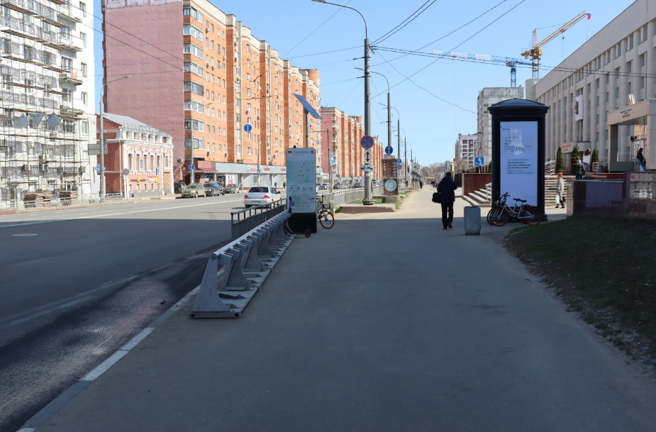 Фотография рекламного носителя, тип: Пиллар 3x1.4, адрес: Горького пл., д.6, Нижний Новгород, Нижегородская область, Россия. Сторона A1-A5 №680607