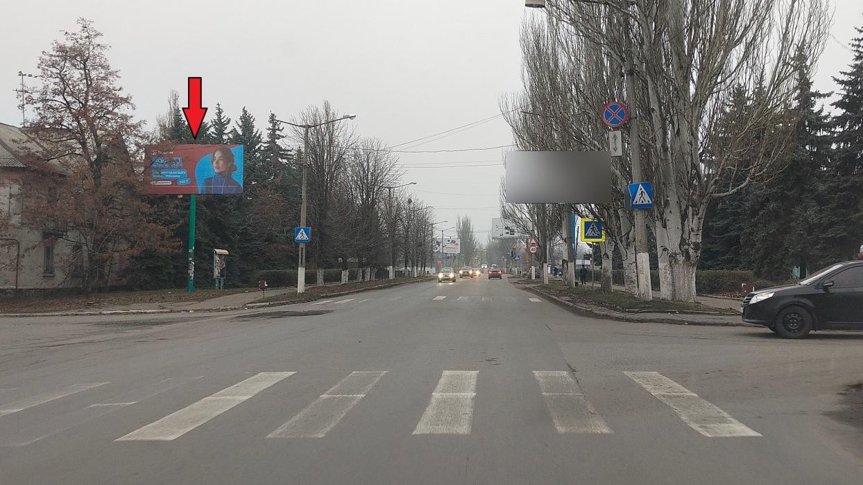 Фотография рекламного носителя, тип: Билборд 3x6, адрес: Крупской ул., д.4, Шахтёрск, Донецкая область, Россия. Сторона B №1398251