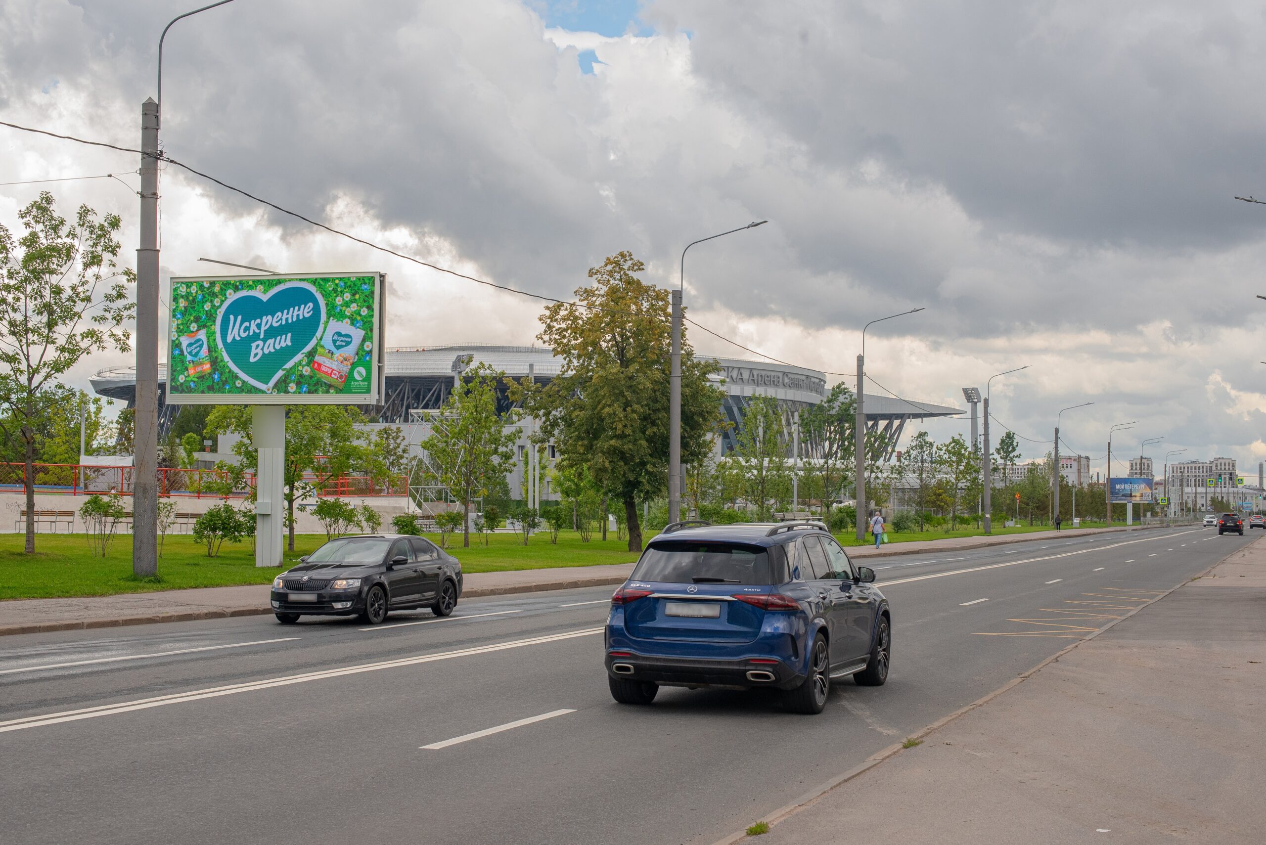 Фотография рекламного носителя, тип: Билборд 3x6, адрес: Космонавтов пр-т., д.11 Х Бассейная ул., Санкт-Петербург, Россия. Сторона В1-В10 №165188