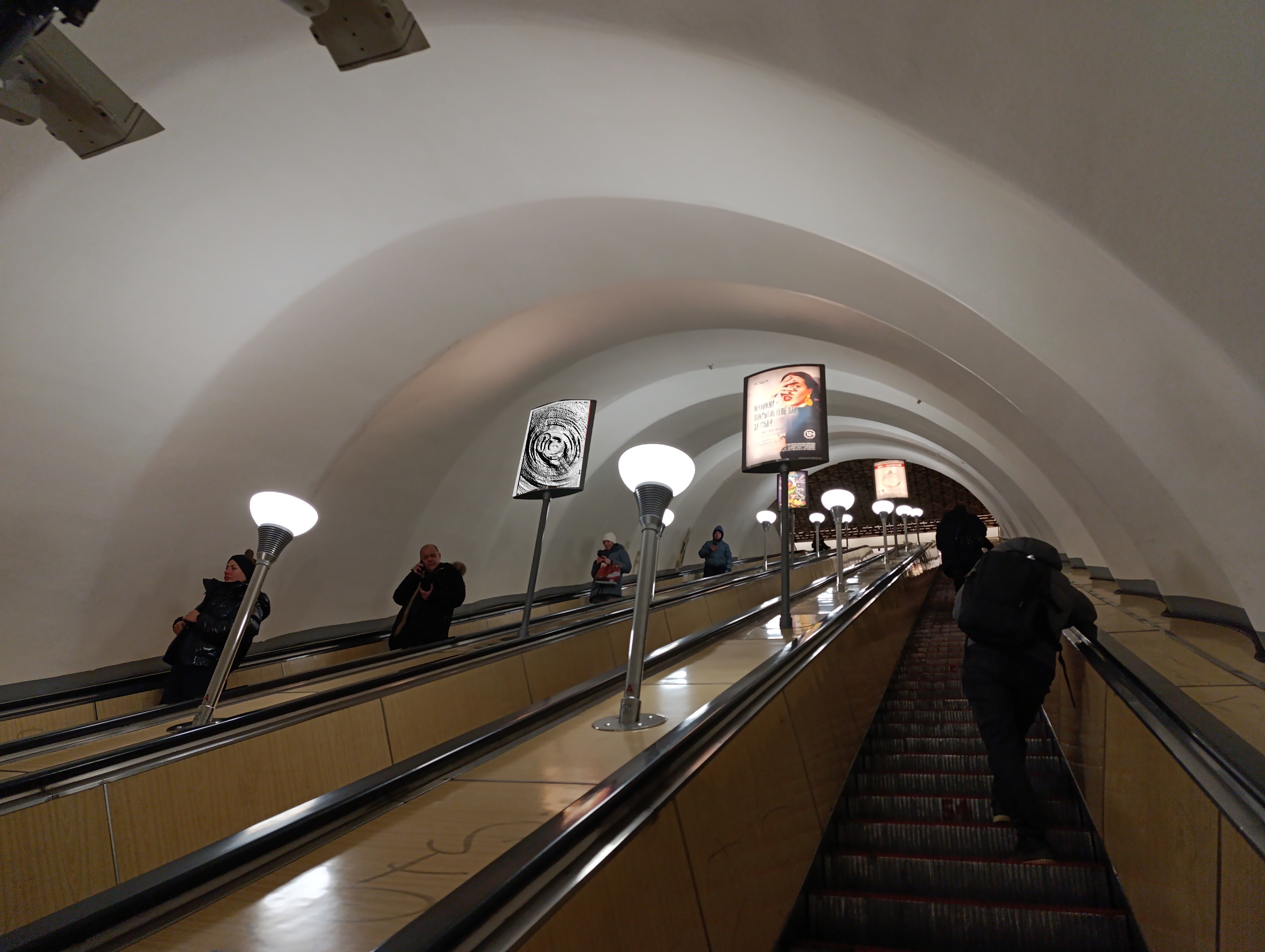 Фотография рекламного носителя, тип: Лайтбокс, адрес: Станция метро «Садовая», линия Фрунзенско-Приморская, Санкт-Петербург, Россия. Сторона/вариант А №1606247