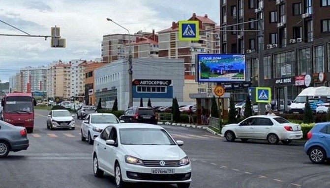 Фотография рекламного носителя, тип: Нестандартный билборд, адрес: Супсехское ш., д.4, корп.3, Анапа, Краснодарский край, Россия. Сторона А1-А10 №1078712