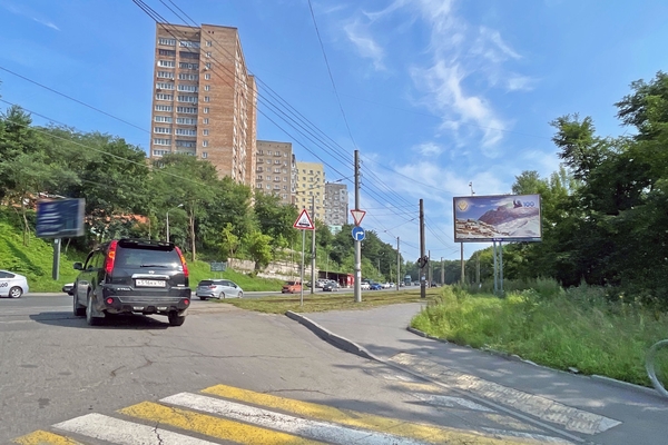Фотография рекламного носителя, тип: Билборд 3x6, адрес: Луговая ул., д.45/2 Х Карская ул., Владивосток, Приморский край, Россия. Сторона А №154028