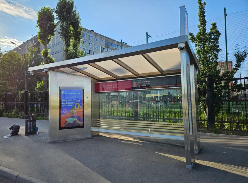 Фотография рекламного носителя, тип: Остановка, адрес: Строкина ул., ост. Лицей 165, Нижний Новгород, Нижегородская область, Россия. Сторона A+В №1005876