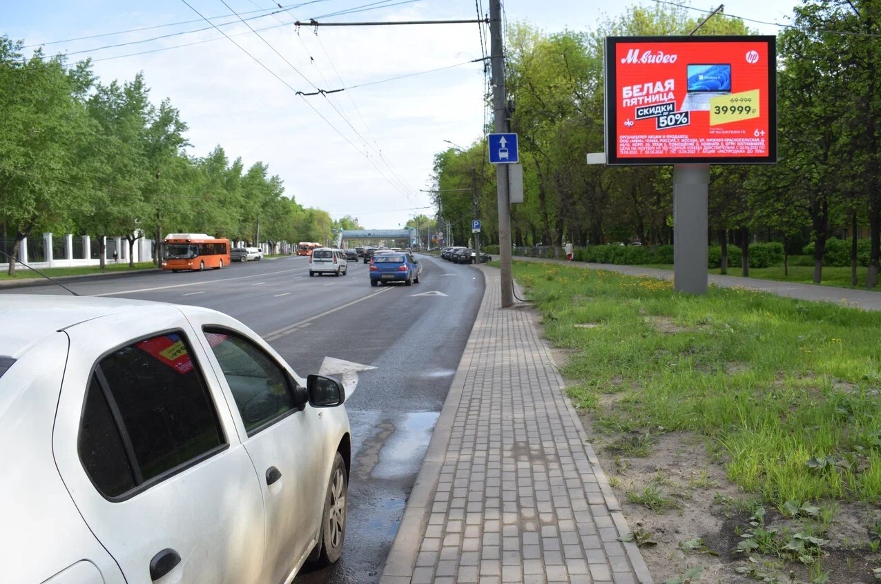 Фотография рекламного носителя, тип: Ситиборд 2.7x3.7, адрес: Гагарина пр-т., д.32, Нижний Новгород, Нижегородская область, Россия. Сторона A1-А10 №1349300