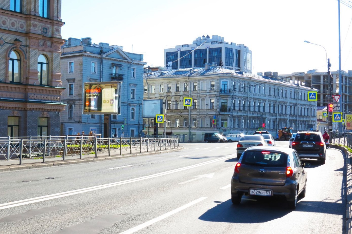 Фотография рекламного носителя, тип: Ситиборд 2.7x3.7, адрес: Песочная наб. Х Левашовский пр-т., д.21, Санкт-Петербург, Россия. Сторона Б1 №707026