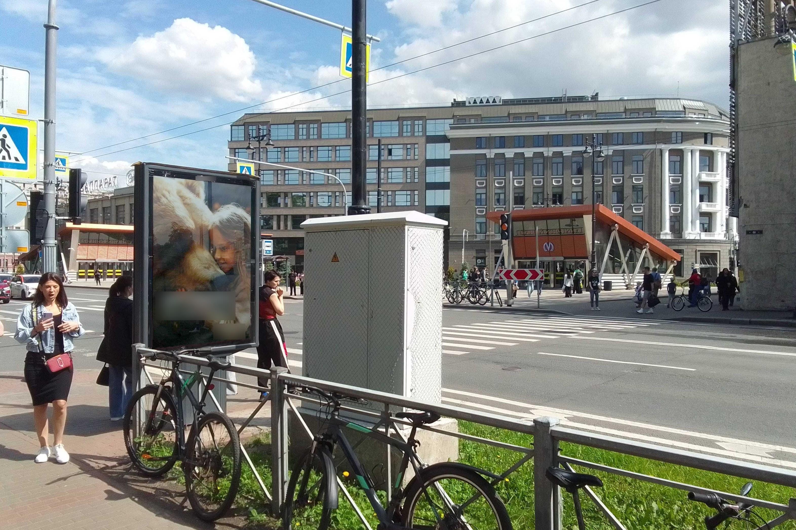 Фотография рекламного носителя, тип: Ситиформат 1.8x1.2, адрес: Большой В.О. пр-т., д.68 Х 25-я линия ул., Санкт-Петербург, Россия. Сторона Б №138186