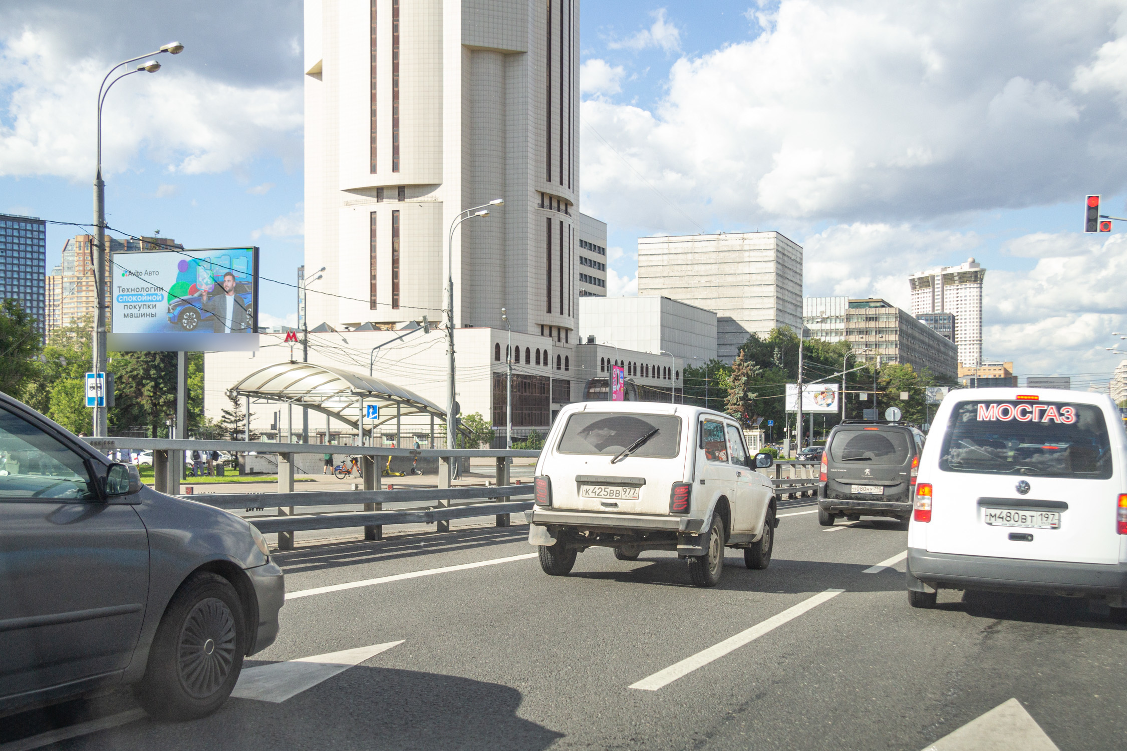 Фотография рекламного носителя, тип: Билборд 3x6, адрес: Профсоюзная ул. Х Обручева ул., Москва, Россия. Сторона Б1 №277789