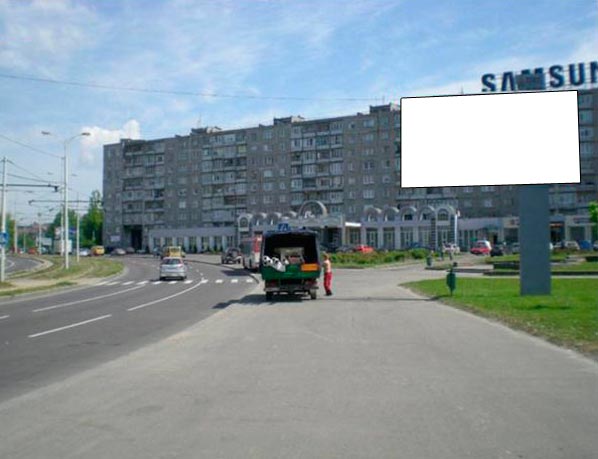 Фотография рекламного носителя, тип: Билборд 3x6, адрес: Шевченко ул., Дворец Бракосочетания, Калининград, Калининградская область, Россия. Сторона А №221745