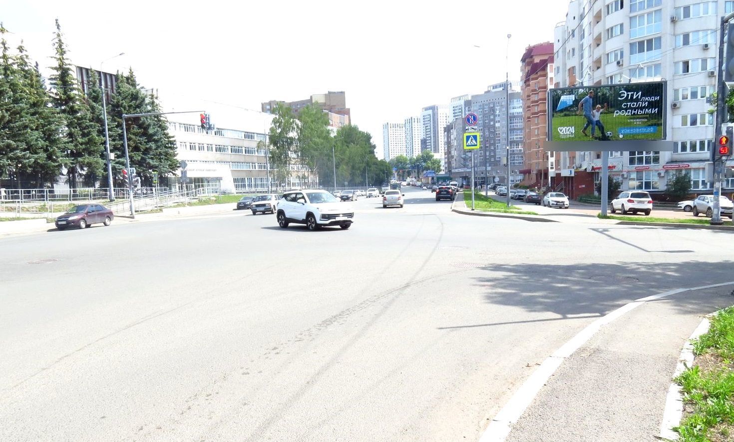 Фотография рекламного носителя, тип: Билборд 3x6, адрес: 8 марта ул., д.32/1, Уфа, Республика Башкортостан, Россия. Сторона А1-А3 №826627