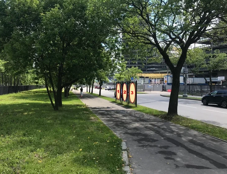 Фотография рекламного носителя, тип: Афиша 1.75x1.8, адрес: Коштоянца ул., д.78, стр.14, стенд 2, Москва, Россия. Сторона B №886847