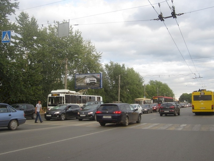 Фотография рекламного носителя, тип: Билборд 3x6, адрес: Октябрьский пр-т., д.26, Киров, Кировская область, Россия. Сторона B1-B3 №160382
