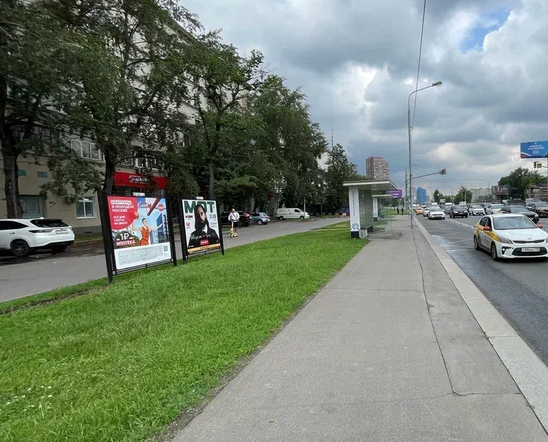 Фотография рекламного носителя, тип: Афиша 1.75x1.8, адрес: Дмитровское ш., д.5, поз.1, стенд 2, Москва, Россия. Сторона A №886708