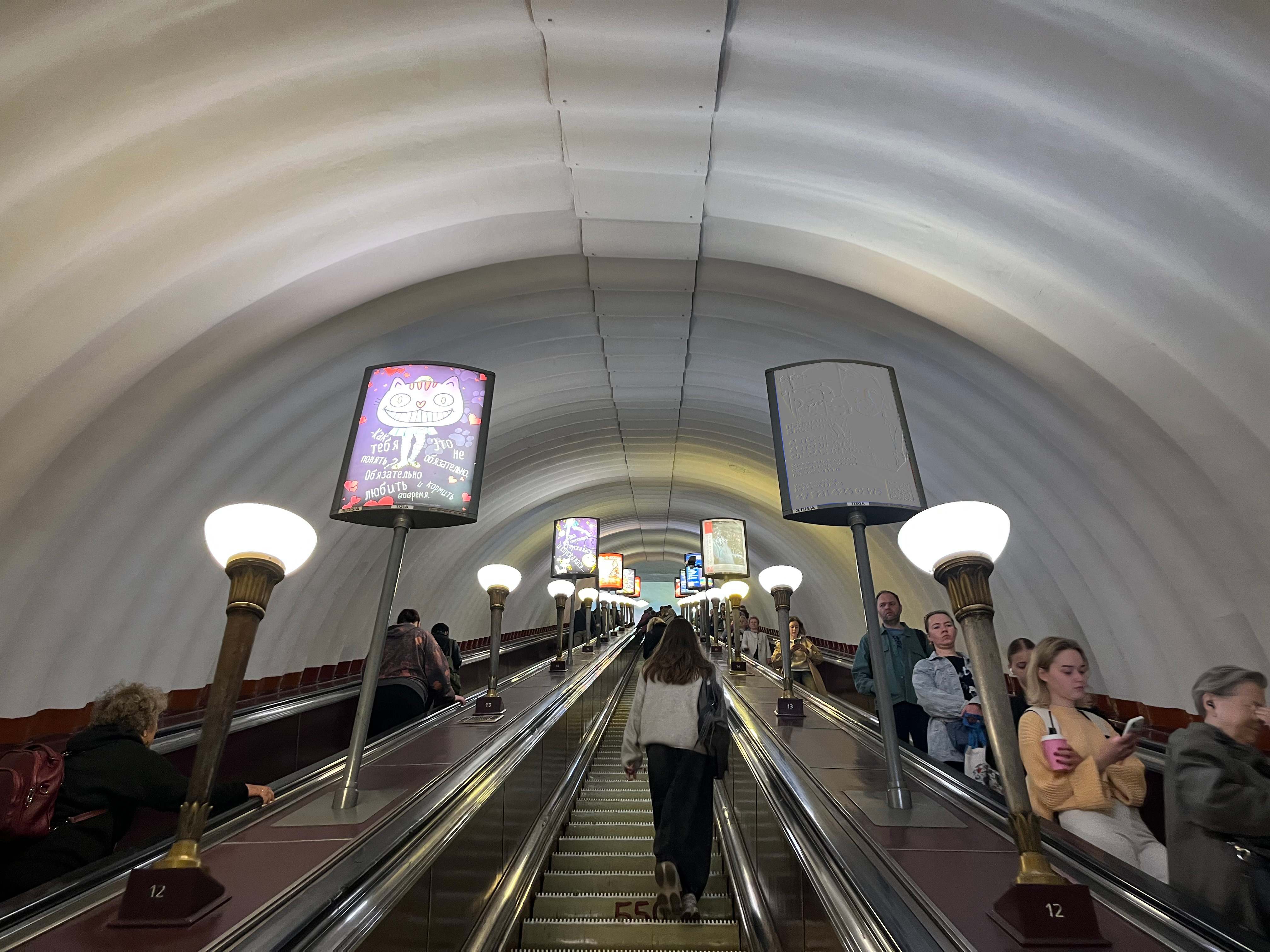 Фотография рекламного носителя, тип: Лайтбокс, адрес: Станция метро «Сенная площадь», линия Московско-Петроградская, Санкт-Петербург, Россия. Сторона/вариант А №1606251