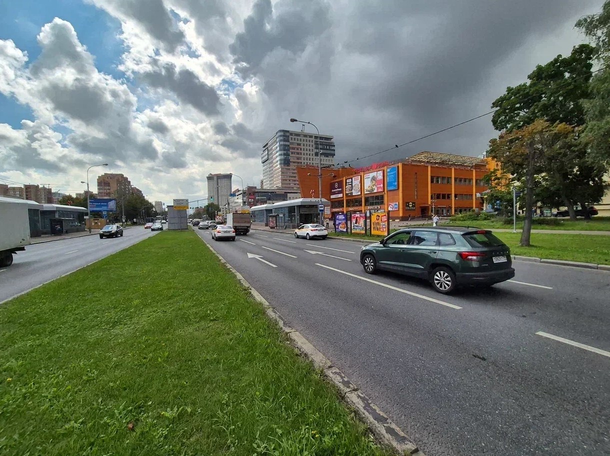 Фотография рекламного носителя, тип: Афиша 1.75x1.8, адрес: Профсоюзная ул., д.54, стенд 3, Москва, Россия. Сторона A №887256